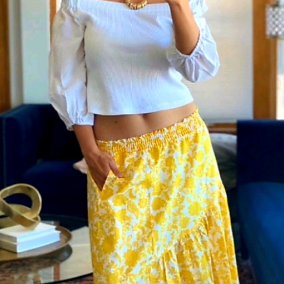 Who What Wear Dresses & Skirts - NWT yellow floral skirt